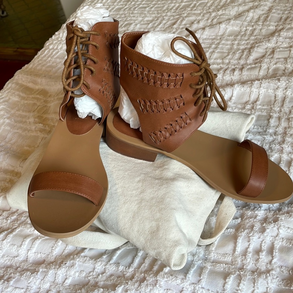NWOT! Forever21 spring/summer/fall brown laced up sandals